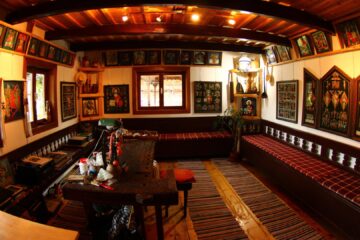 Iconoglss painter WorkShop in maramures